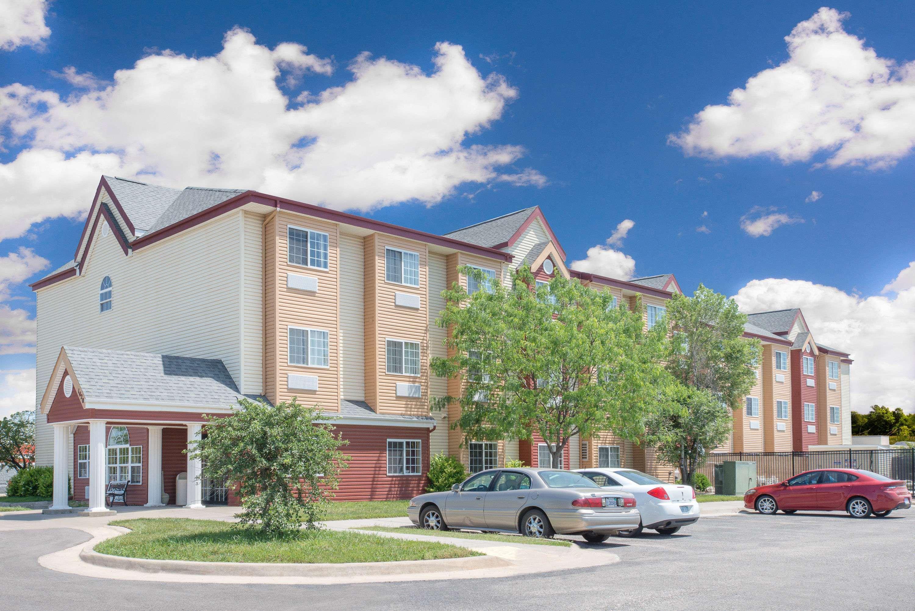 Days Inn & Suites By Wyndham Hutchinson Luaran gambar