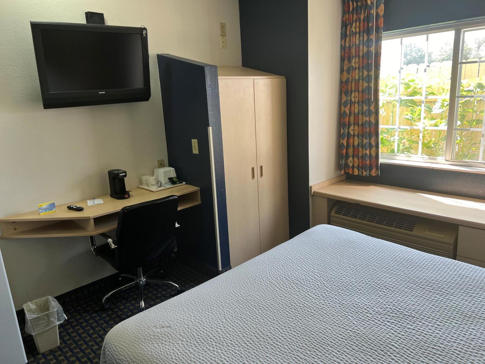Days Inn & Suites By Wyndham Hutchinson Luaran gambar