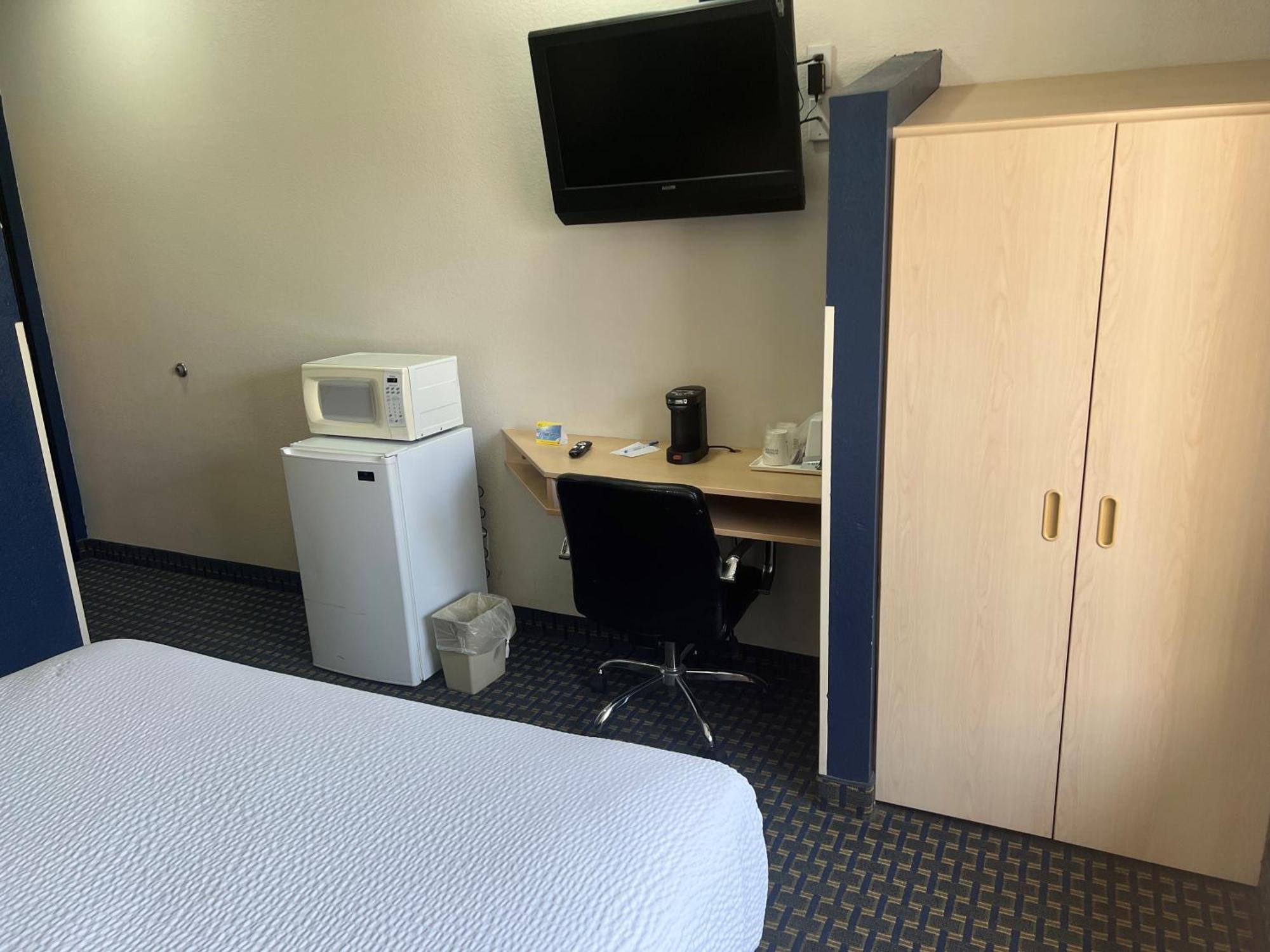 Days Inn & Suites By Wyndham Hutchinson Luaran gambar