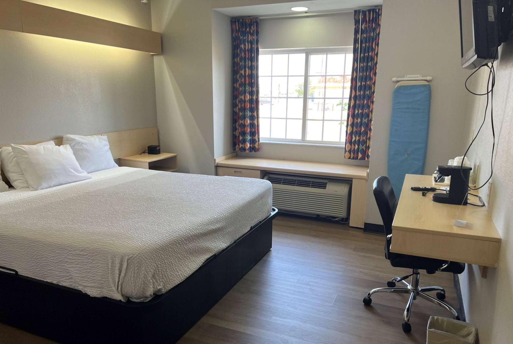 Days Inn & Suites By Wyndham Hutchinson Luaran gambar
